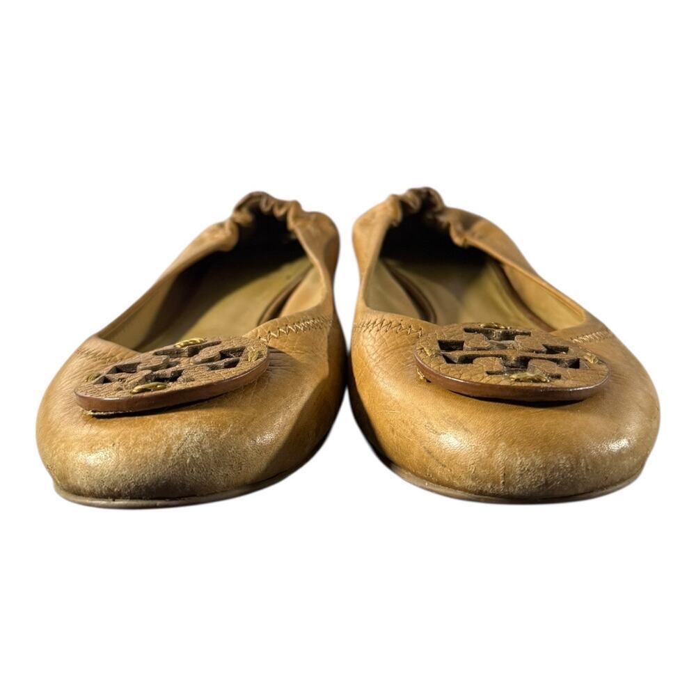 Tory Burch Reva Ballet Flats Brown 8 M Camel Leather Logo Medallion Elastic Back - Picture 3 of 12